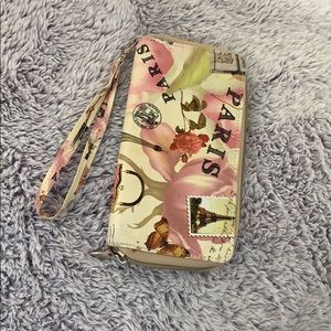 Paris wallet